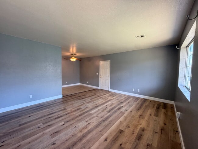 Photo - 116 Fritts Way