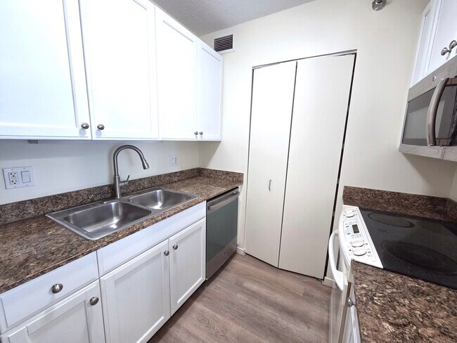 Photo - 400 N La Salle Dr Unidad 4106