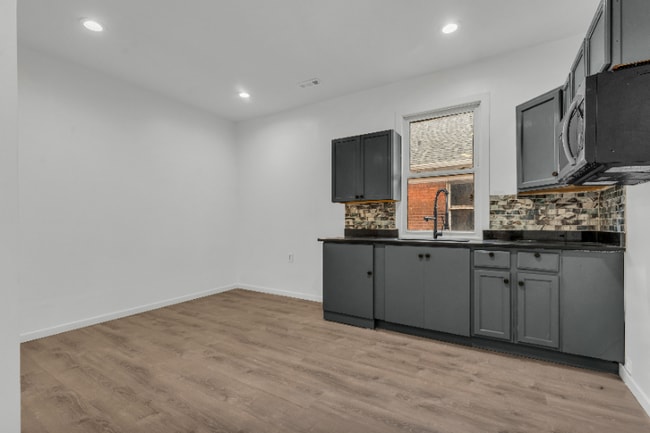 Photo - 3353 Fullerton Ave