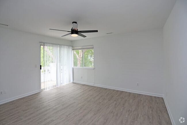 Photo - Crescent Oaks