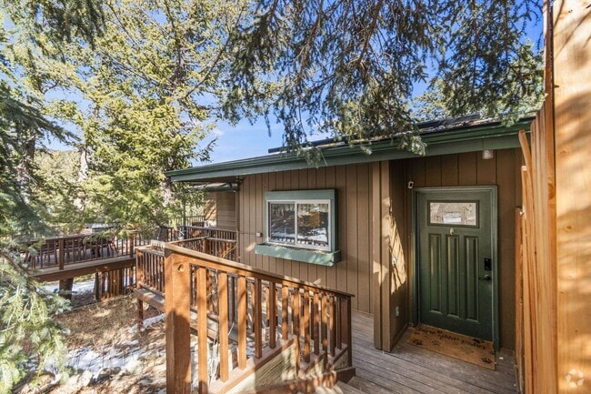Building Photo - 838 Lakeshore Dr Rental