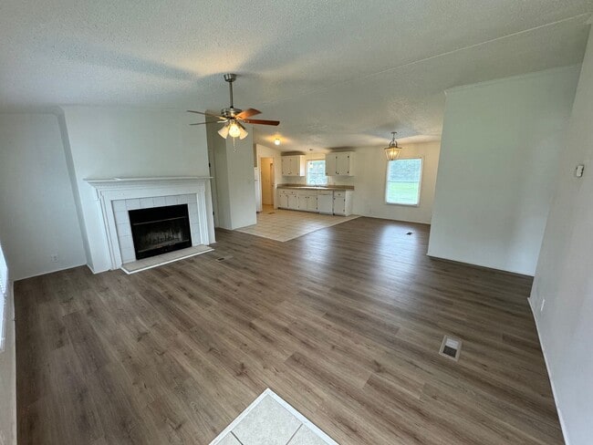 Photo - Nice 3/2 Trailer in Shannon- $1,195