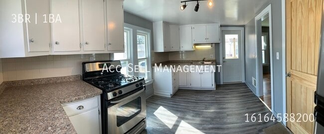 Photo - 1320 Anderson Pl NW