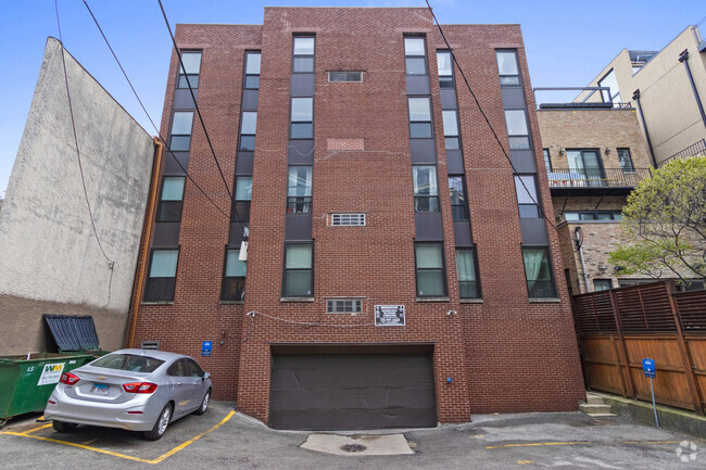 Building Photo - 636 W Webster Ave Rental