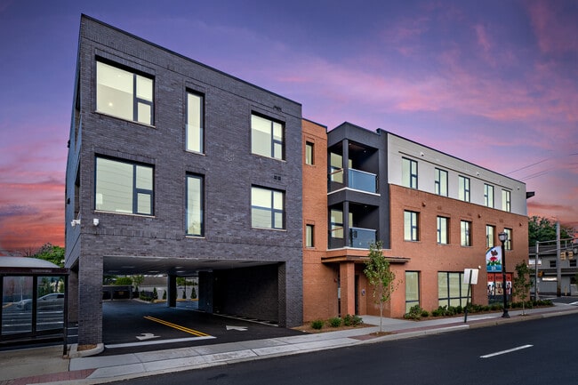 Photo - 12-01 River Rd Unidad 208