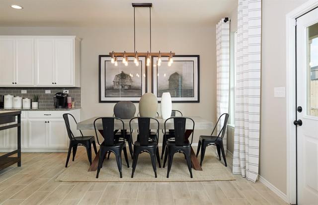 Photo - 366 Lake Erie Dr