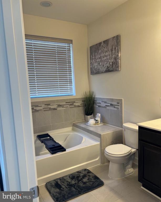 Photo - 7310 Wood Pond Cir