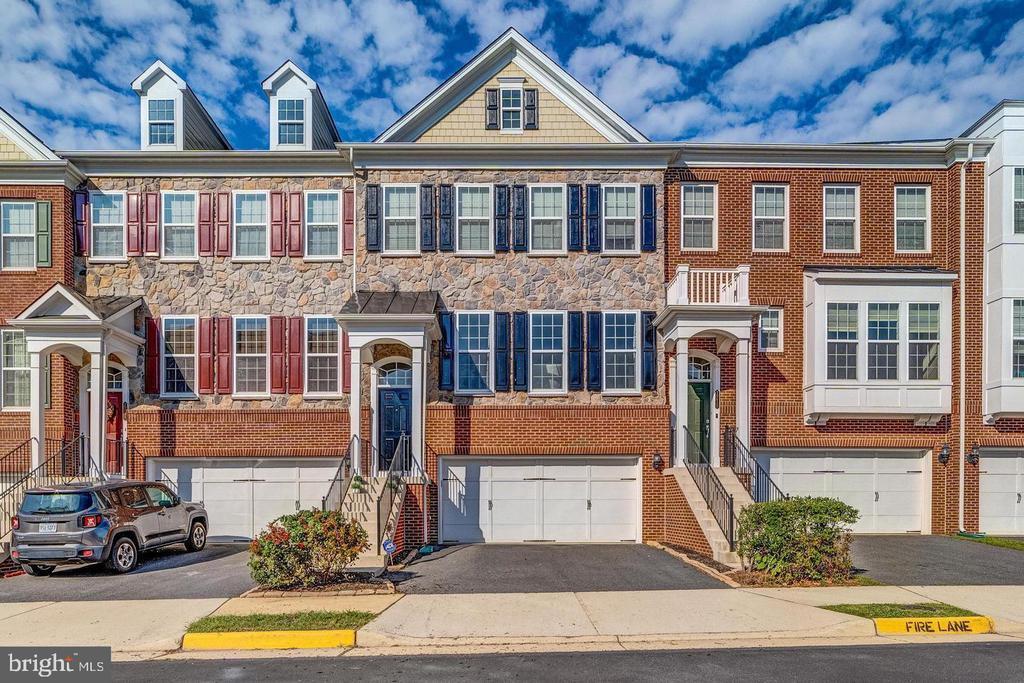 Photo - 20637 Erskine Terrace