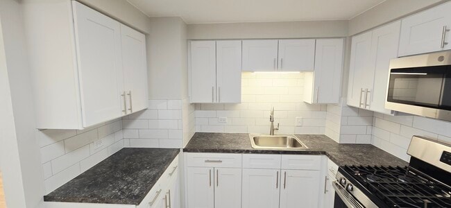 Photo - 11011-11013 S Lloyd Dr