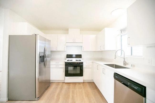 Building Photo - 6474 Linda Lee Dr Unit C Rental