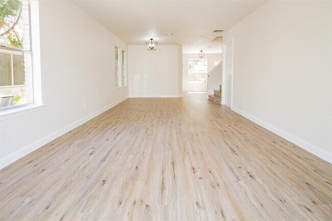 Photo - 2900 Aster Pass