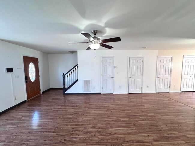 Photo - AVAILABLE NOW! 3/2.5 SINGLE FAMILY HOME