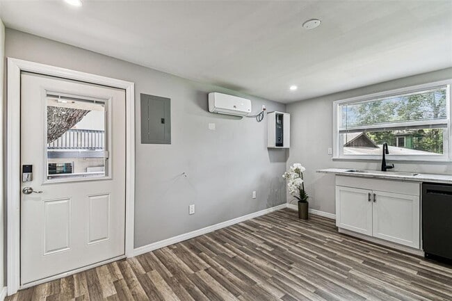 Photo - 1006 E 26th Ave