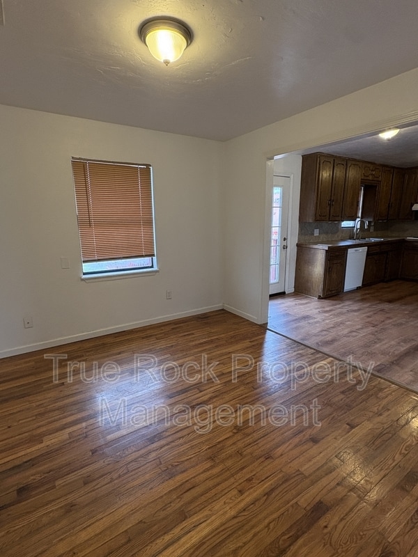 Photo - 403 N Hillcrest Ave