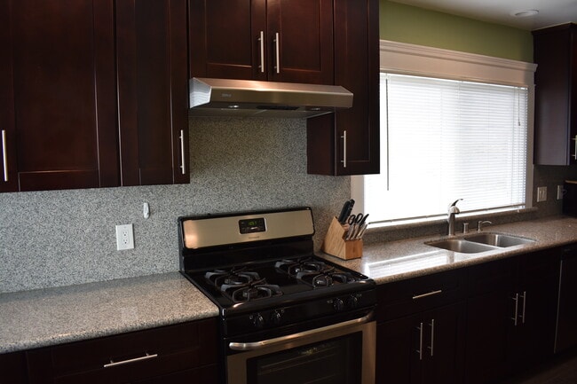 Photo - 917 Grand Ave