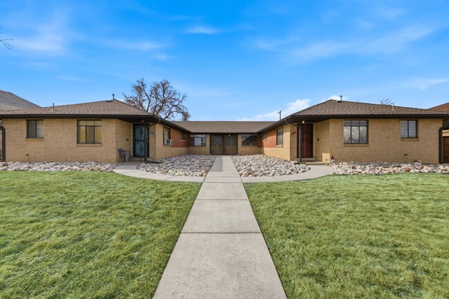 Building Photo - Charming 2 Bed 1 Bath in Park Hill!