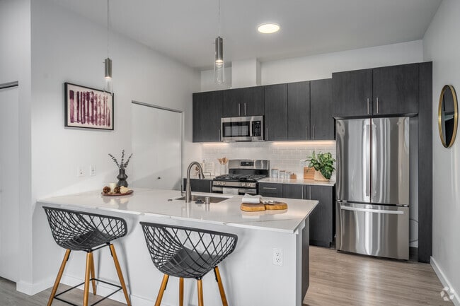 2BR, 2BA - 1,091SF - Kitchen