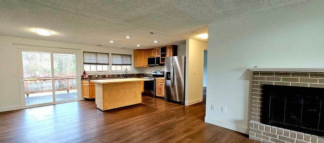 Photo - Beautiful 5- bedroom home near TCC