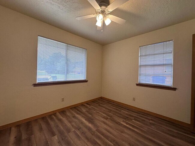 Photo - 2037 Delaware Ln Unit 2037