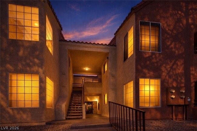 Photo - 2200 S Fort Apache Rd Unidad 1204