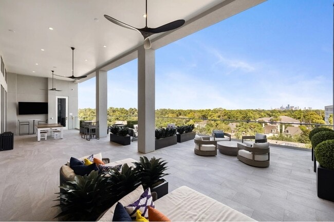 Building Photo - 1317 Post Oak Blvd Unit 512