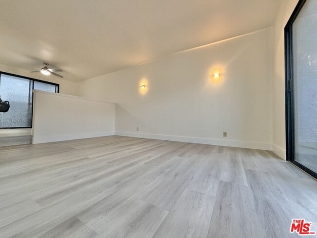 Photo - 31 Eastern Ave