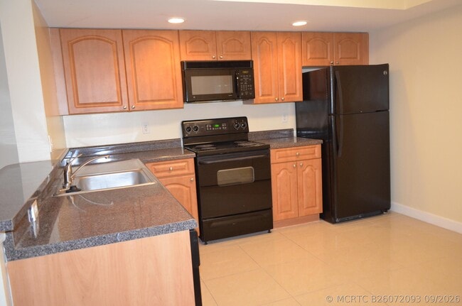 5821 Riverside Dr Unit 105B2