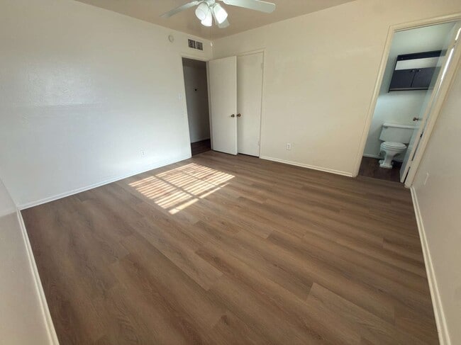 Photo - 7010 N 34th Ave