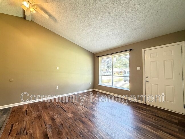 Photo - 1442 Clinton Dr