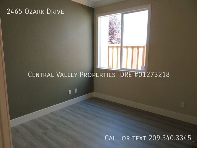Photo - 2465 Ozark Dr