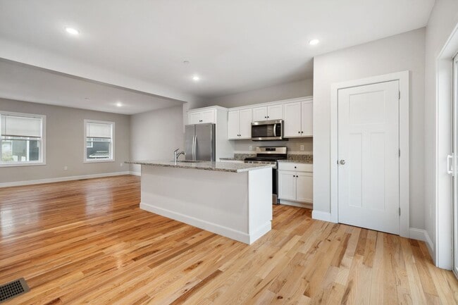 Photo - Half Peak Ledges