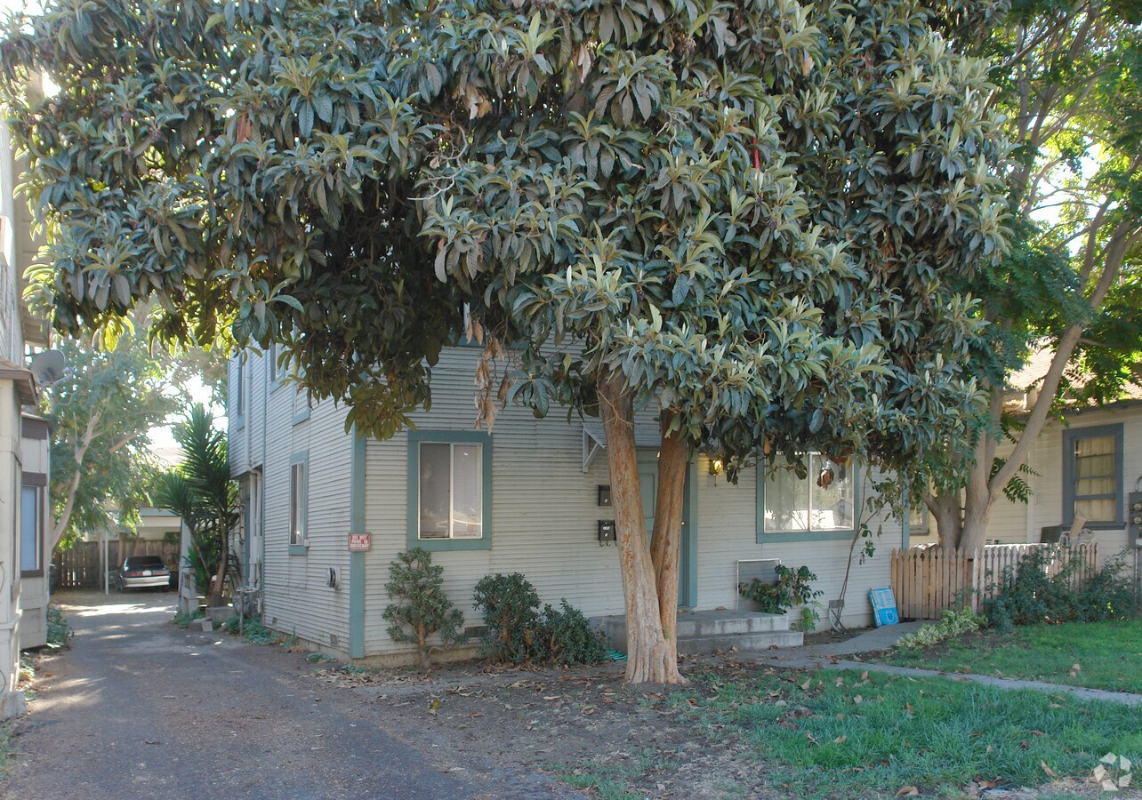 430 South Sunnyvale Avenue - 430 South Sunnyvale Avenue