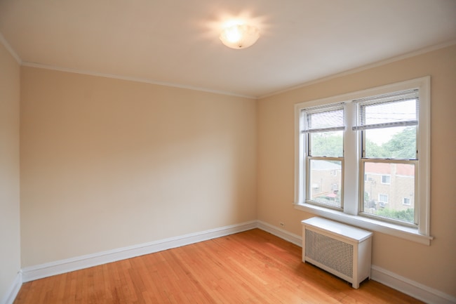 Photo - 7443 N Claremont Ave Unit 2