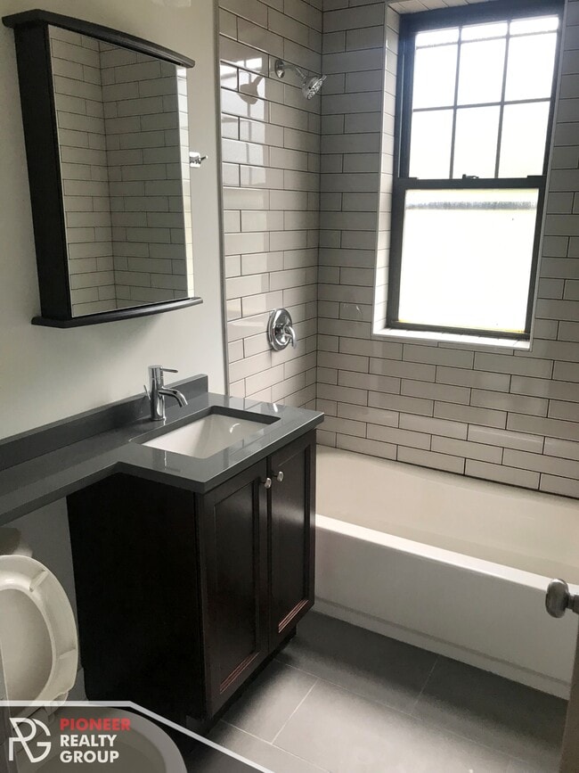 Photo - 1450 W Byron Ave Unit 1444-3900-2