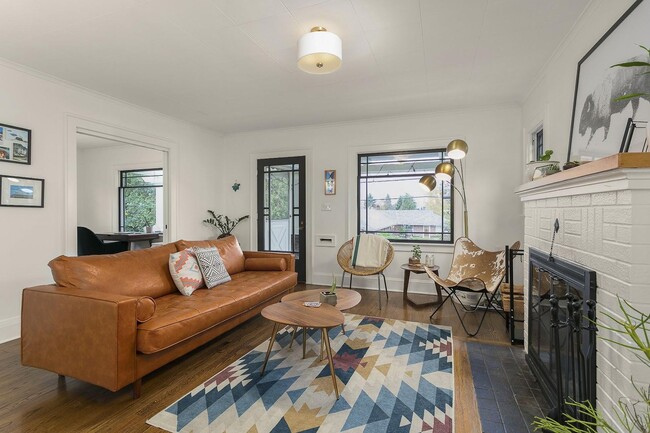 Photo - 3 bedroom, 2 bath gorgeous home now available by Mt. Tabor Park in SE Portland!