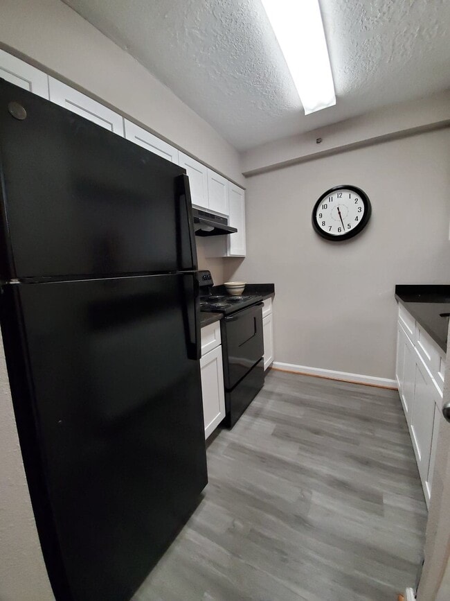 Photo - Town Square Apartments