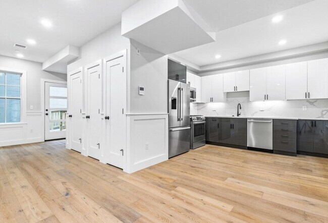 Photo - 301 Somerville Ave Unidad #1