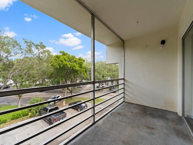 Photo - 4235 N University Dr Unit 312