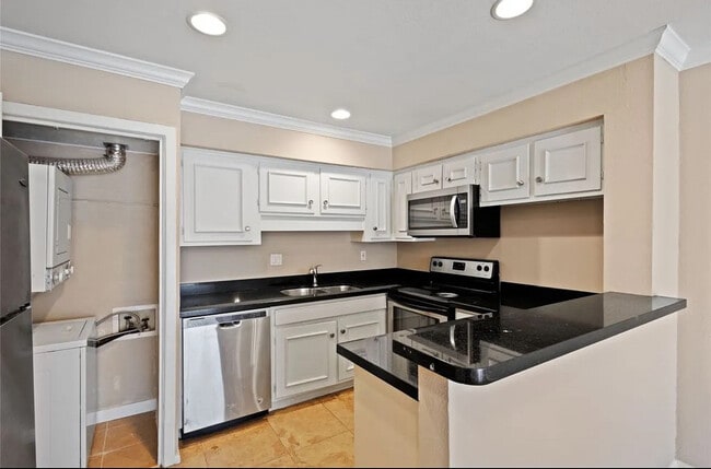 Photo - Room in Condo on Fleetwood Oaks Ave