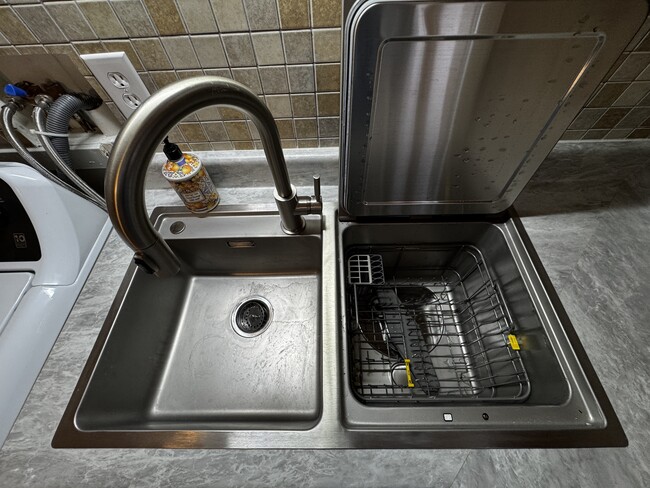 Photo - 1284 Slater Rd