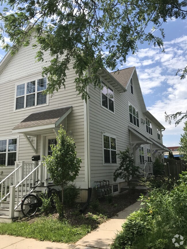 Building Photo - 18 N Baldwin St Unit C Rental