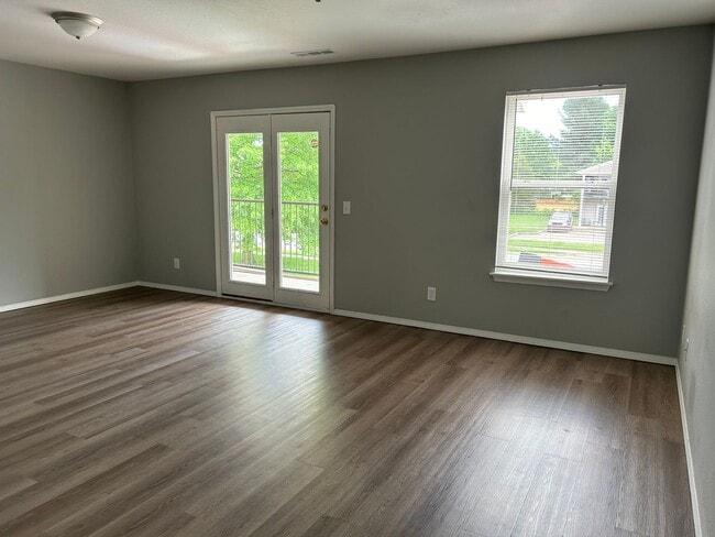 316 Erin Pl Unidad 316 Erin Place #202