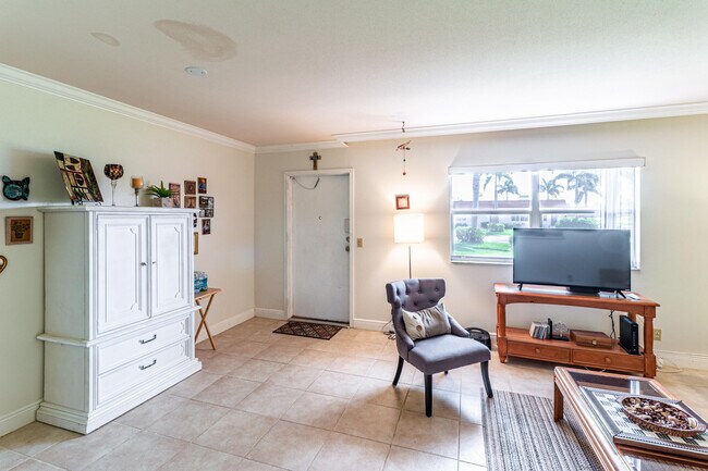 Photo - 119 Waterford D