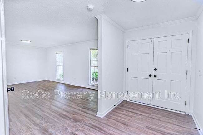 Photo - 200 Lanewood Dr