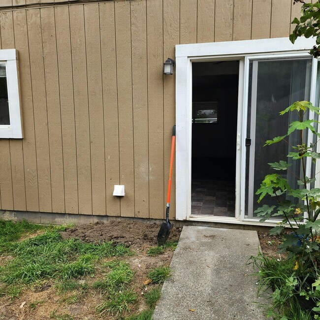3896 Rohnerville Rd