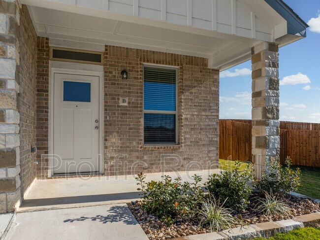 Photo - 110 Logan Ct