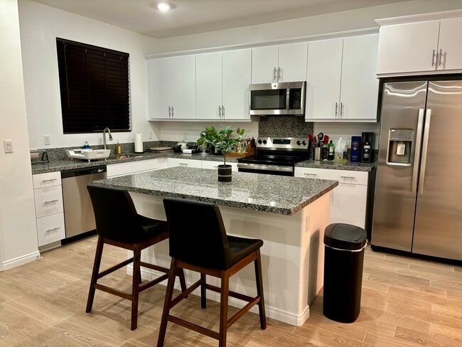 Photo - 1375 Yeager Ave