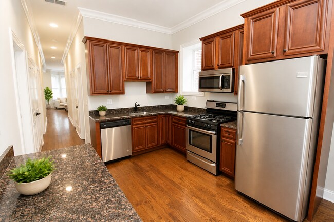Photo - 933 W Newport Ave Unit 3
