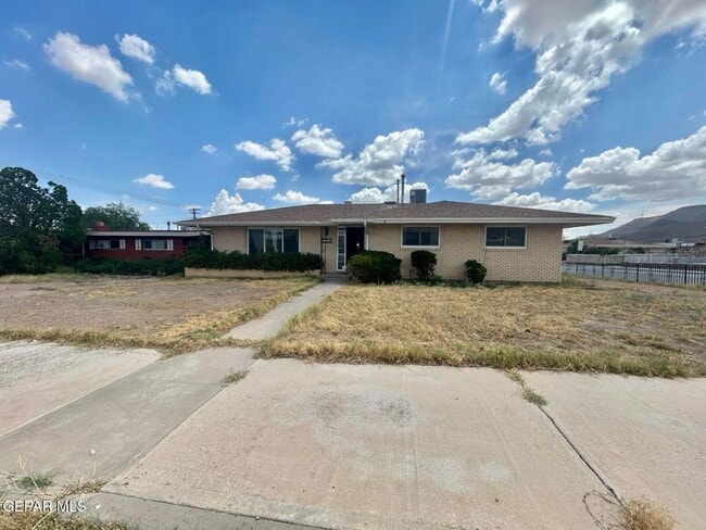 Building Photo - 2900 Polk Ave