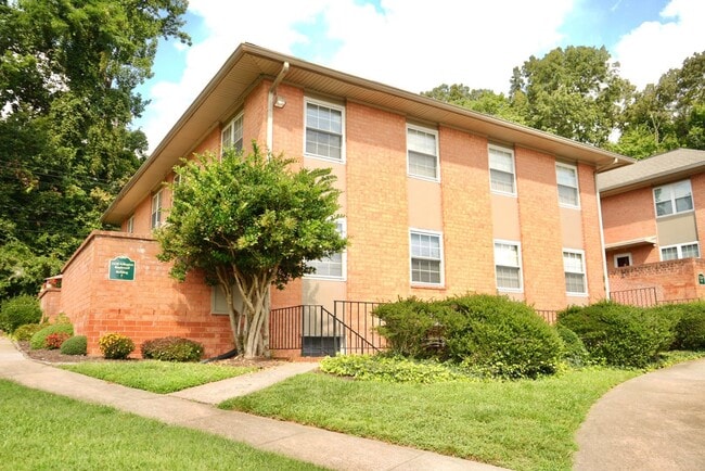 Building Photo - 2420 Arlington Blvd Unit Apt #A6